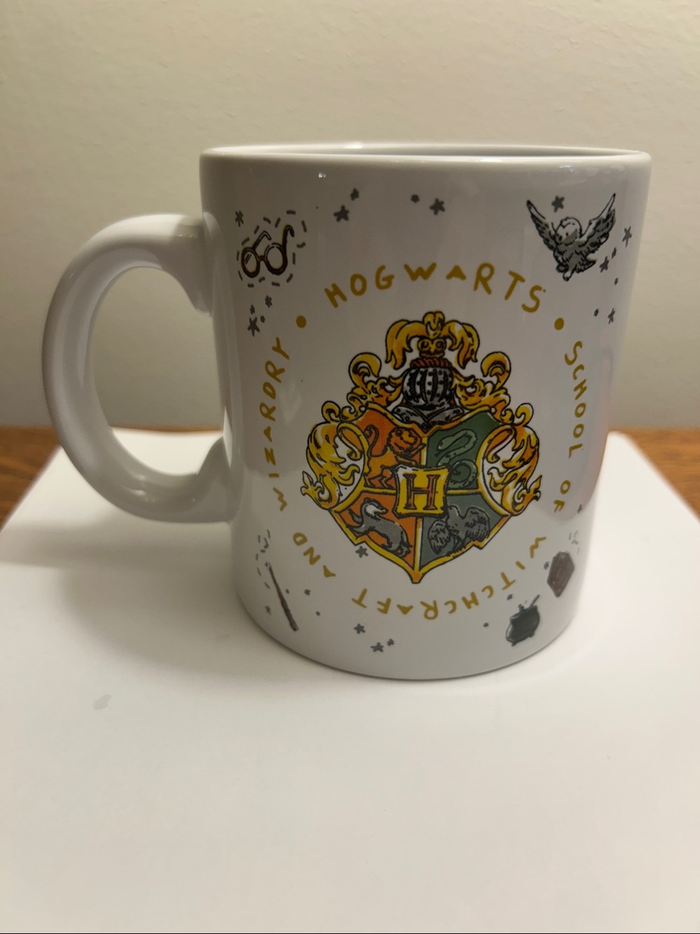 Harry Potter Hogwarts School 20 OZ. Mug